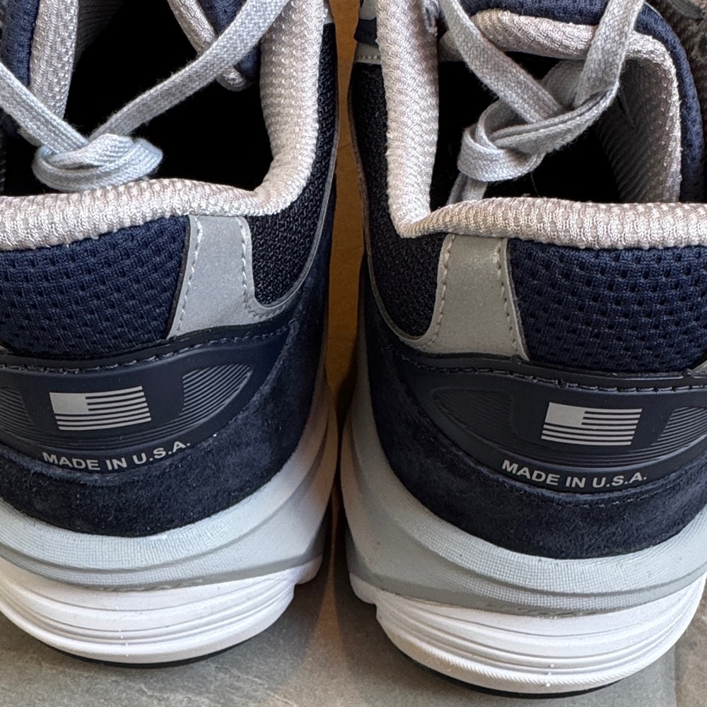 New Balance Men's Navy and White 990v6 Athletic Sneakers - Picture 6 of 9